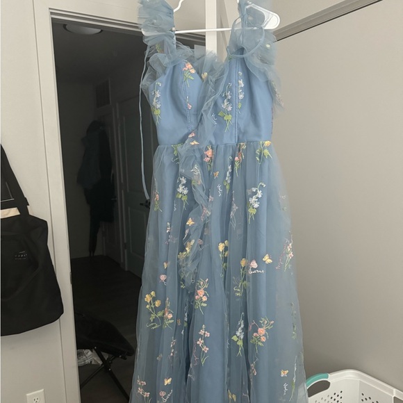 Basgute Flower Embroidery Tulle Long Prom Dresses with Slit Fairy Strap - Picture 2 of 2